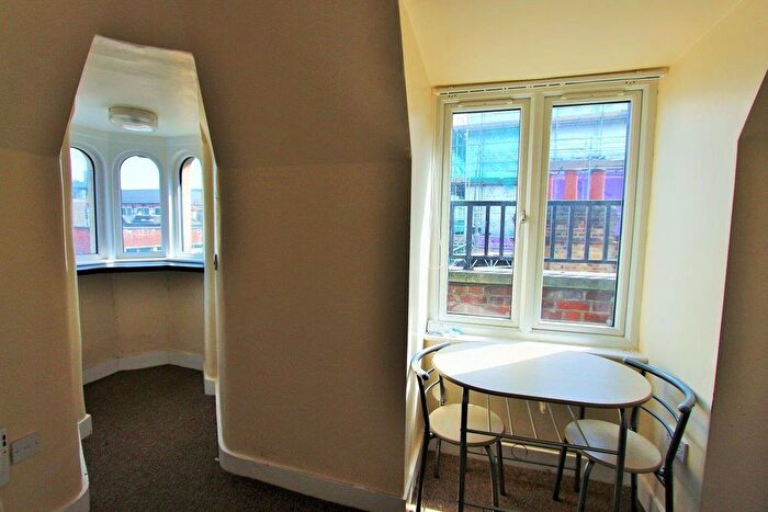 Studio To Rent In Flat D Boleyn Road, Hackney, N16