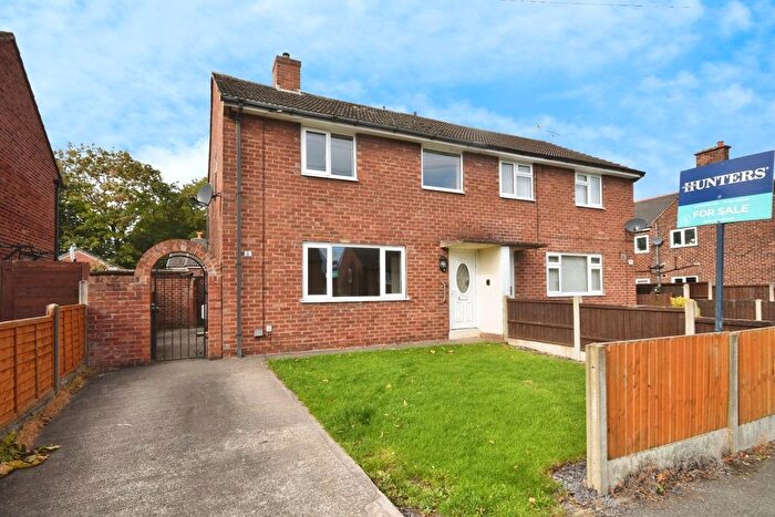 3 Bedroom Semi-Detached House For Sale In North Road, Calow, Chesterfield, S44