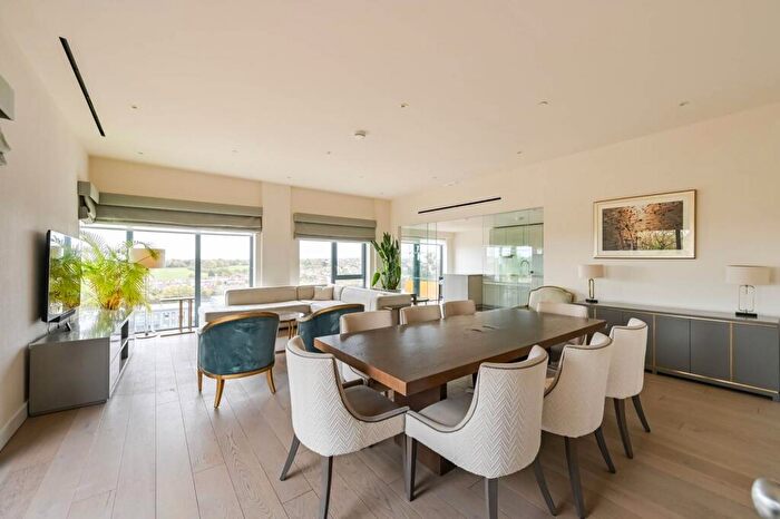 5 Bedroom Flat To Rent In Beaufort Square, Colindale, London, NW9