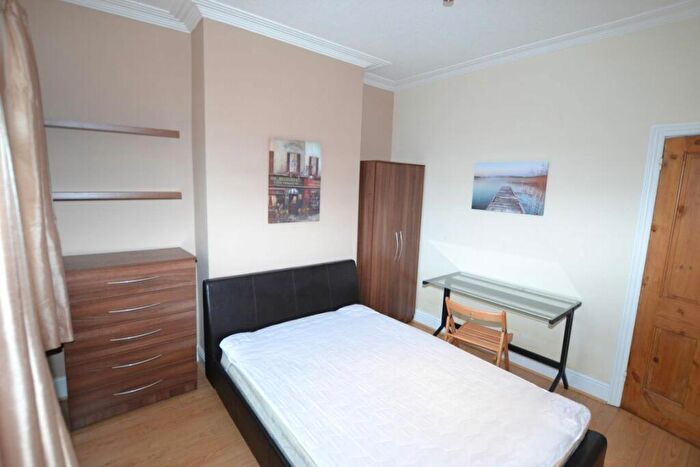 2 Bedroom House To Rent In Howe Street, DE22