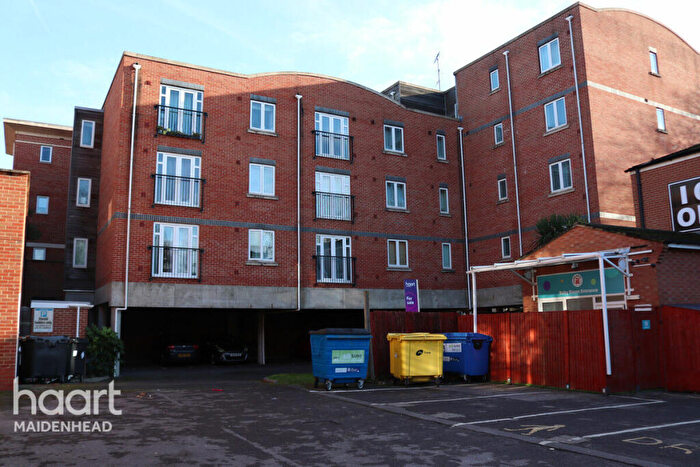 2 Bedroom Apartment For Sale In Grenfell Road, Maidenhead, SL6