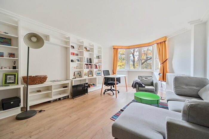 2 Bedroom Flat To Rent In Kidderpore Avenue, Hampstead, London, NW3