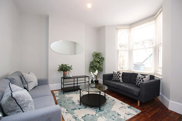 6 Bedroom Terraced House To Rent In Kellett Road, London, SW2