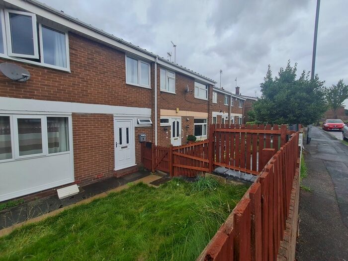 3 Bedroom Semi-Detached House To Rent In Starwort Close, Pontefract, WF8