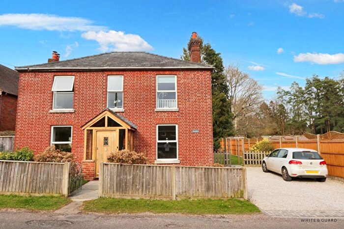 3 Bedroom Detached House For Sale In Twynhams Hill, Shirrell Heath, SO32