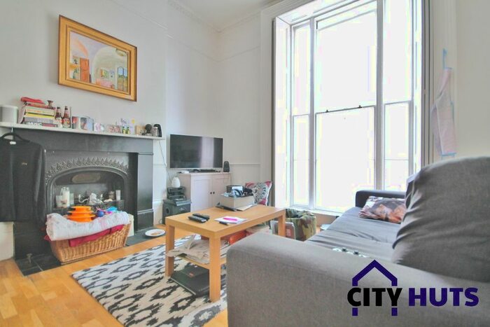 2 Bedroom Flat To Rent In Primrose Gardens, London, Primrose Hill, NW3