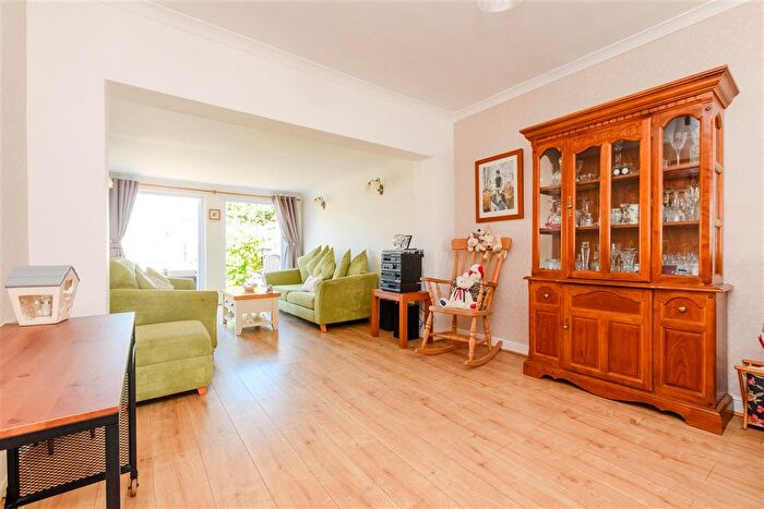 4 Bedroom Semi-detached House For Sale In Westbrooke Crescent, Welling, Kent, DA16