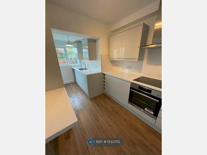 3 Bedroom Terraced House To Rent In Raymond Gardens, Chigwell, IG7