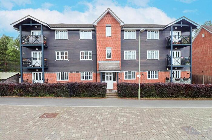 2 Bedroom Apartment For Sale In Lyndhurst Road, Fleet, GU51