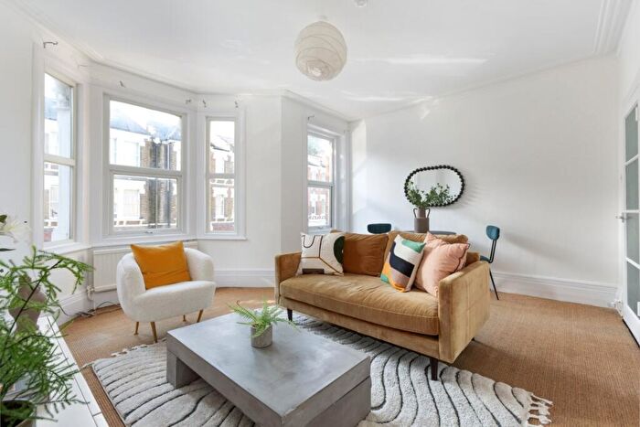 2 Bedroom Flat To Rent In Brooke Drive, Elephant & Castle, SE11