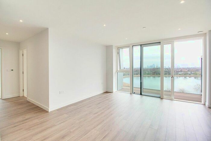 2 Bedroom Flat To Rent In Skylark Point, Newnton Close, London, N4