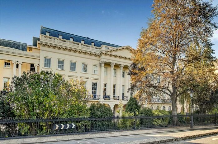 3 Bedroom Flat To Rent In Clarence Terrace, London, NW1