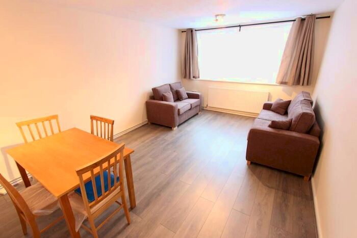 2 Bedroom Apartment To Rent In Crescent Road, London, N22