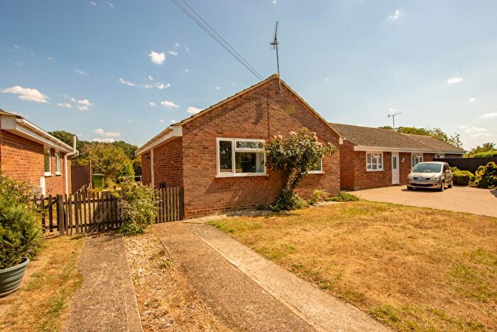 2 Bedroom Detached Bungalow For Sale In Windsor Crescent, Heacham, PE31