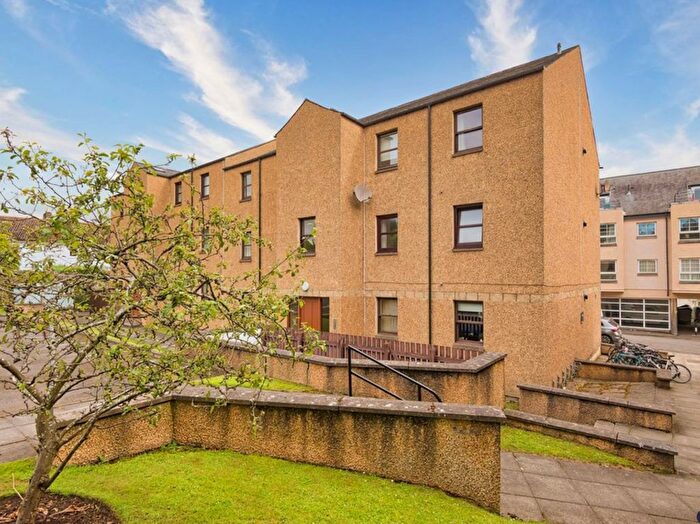 2 Bedroom Flat To Rent In James Street, St. Andrews, KY16