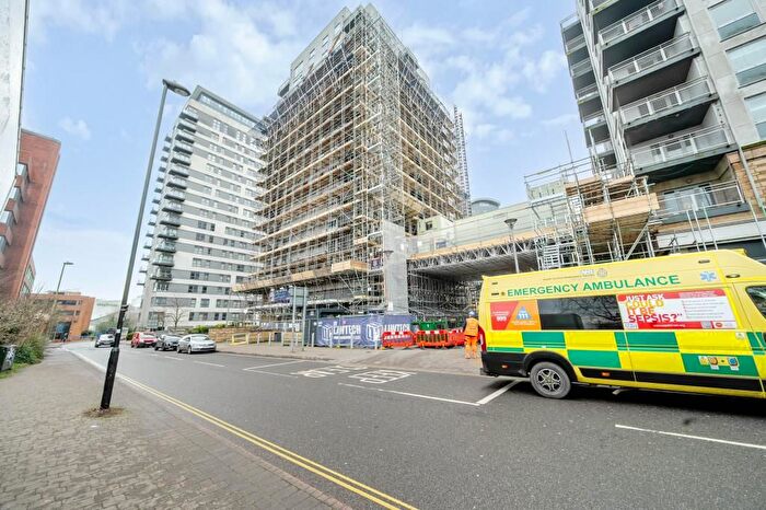 2 Bedroom Flat To Rent In Alencon Link, Basingstoke, RG21