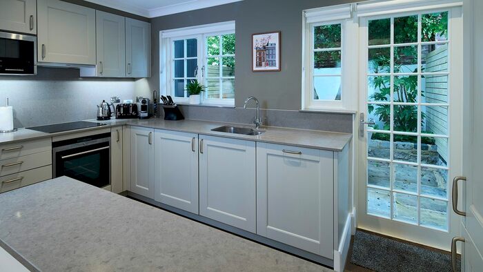 3 Bedroom Cottage To Rent In Brompton Rd, London, SW7