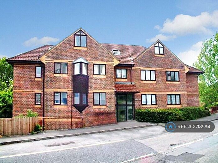 2 Bedroom Flat To Rent In Woodland Vale, Southampton, SO19