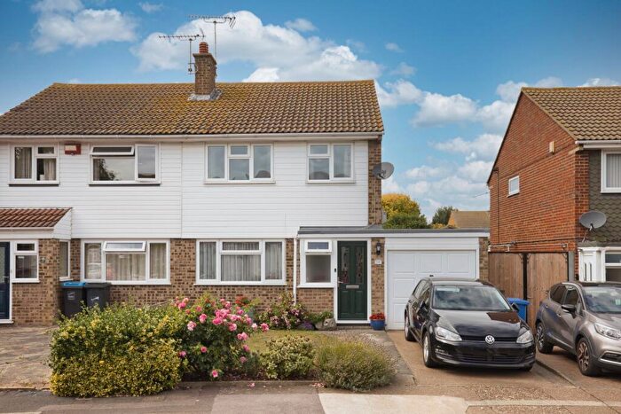 3 Bedroom Semi-Detached House For Sale In The Silvers, Broadstairs, Kent, CT10