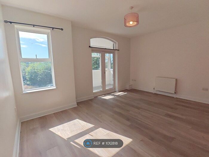 2 Bedroom Flat To Rent In Marlborough Road, Gillingham, ME7