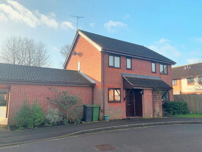 2 Bedroom Semi-Detached House To Rent In Sandringham Road, Petersfield GU32