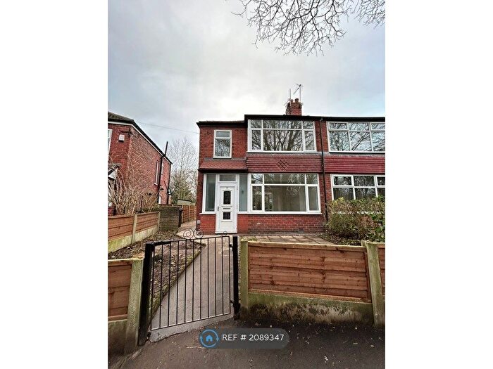 4 Bedroom Semi-Detached House To Rent In Rosehay Lane, Failsworth, Manchester, M35