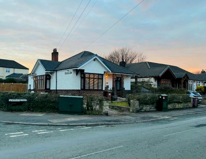 3 Bedroom Bungalow To Rent In Carr Mill Road, St. Helens, WA11