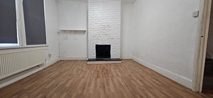 Studio To Rent In London, N15