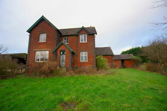 6 Bedroom Detached House For Sale In Uttoxeter Road, Hollywood, ST15