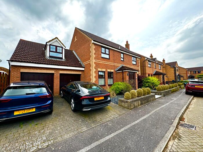 5 Bedroom House To Rent In Curzon Place, Old Farm Park, Milton Keynes, MK7