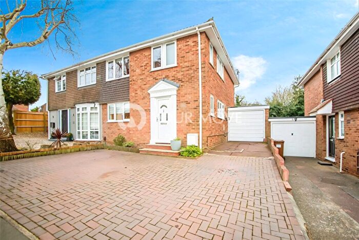 3 Bedroom Semi-Detached House To Rent In St. Johns Way, Rochester, Kent, ME1