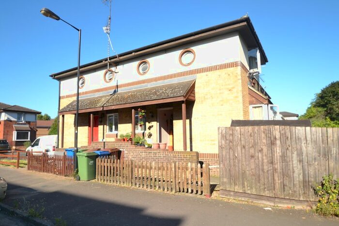 1 Bedroom Semi-Detached House To Rent In Oxley Close, Bermondsey, SE1