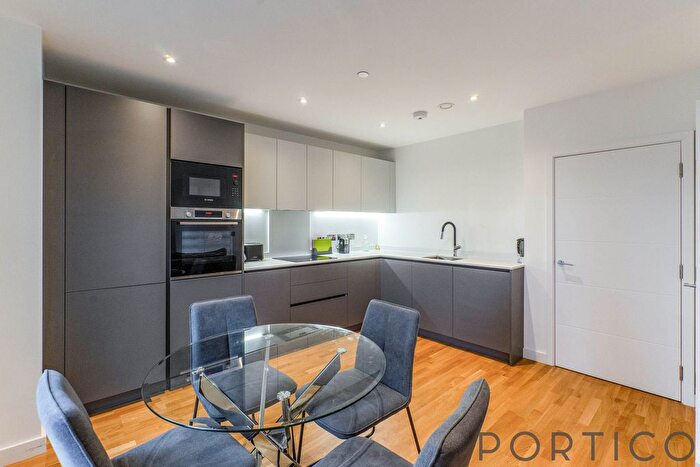 2 Bedroom Flat To Rent In York Road, London, SW11