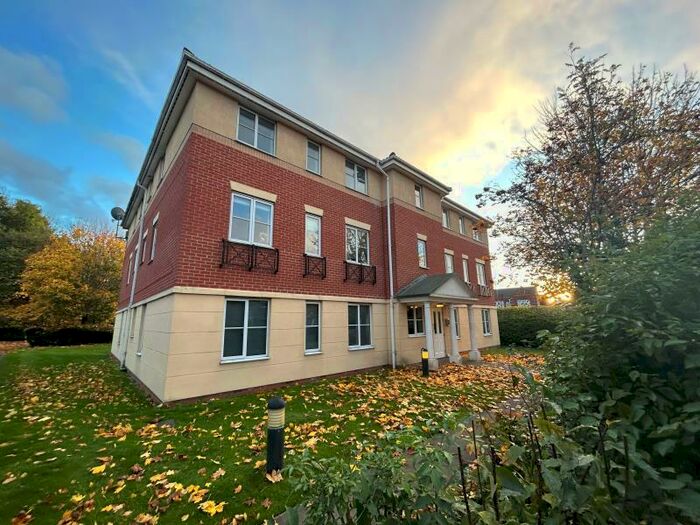 1 Bedroom Apartment To Rent In King Street, Cradley Heath, West Midlands, B64