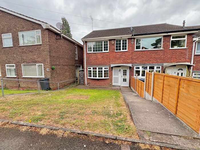 3 Bedroom End Of Terrace House To Rent In Blenheim Way, Birmingham, B44