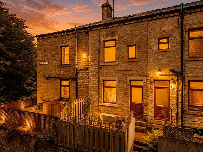 3 Bedroom Terraced House For Sale In Wood Terrace, Primrose Hill, Huddersfield, HD4