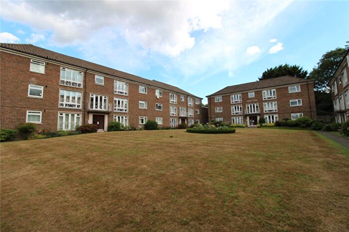 2 Bedroom Apartment For Sale In Addiscombe Road, Croydon, CR0