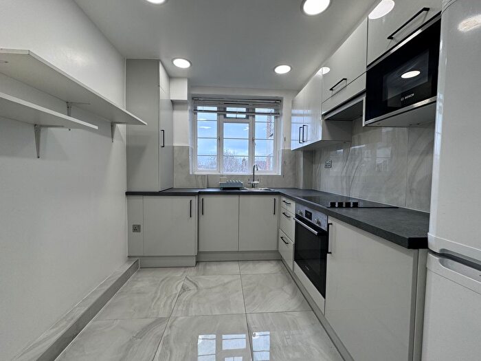 3 Bedroom Flat To Rent In Upper Clapton Road, London, E5