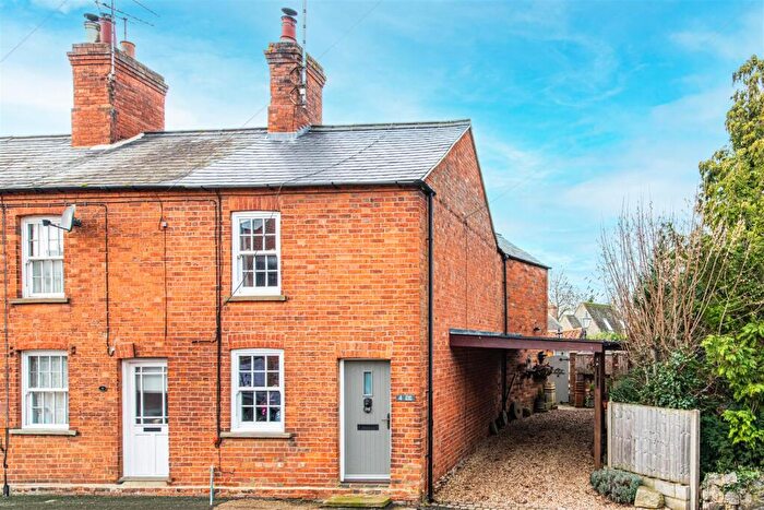 2 Bedroom End Of Terrace House For Sale In High Street, Denford, NN14