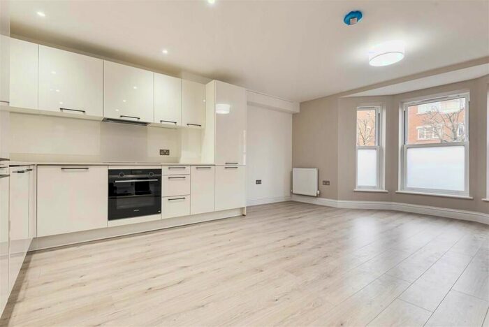 1 Bedroom Flat To Rent In Canbury Park Road, Kingston Upon Thames, KT2