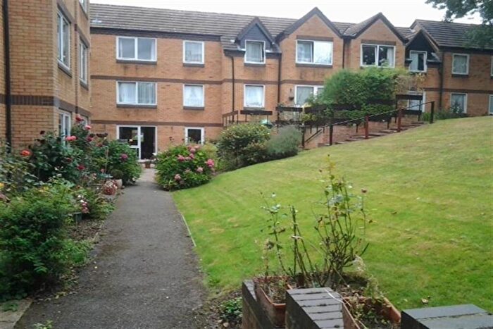 1 Bedroom Retirement Property To Rent In Homebush House, Kings Head Hill, Chingford, E4