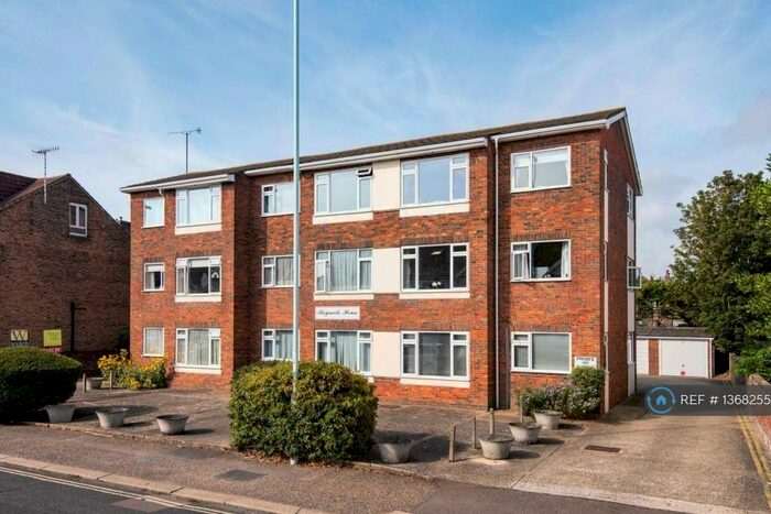 1 Bedroom Flat To Rent In Raymede House, Worthing, BN11