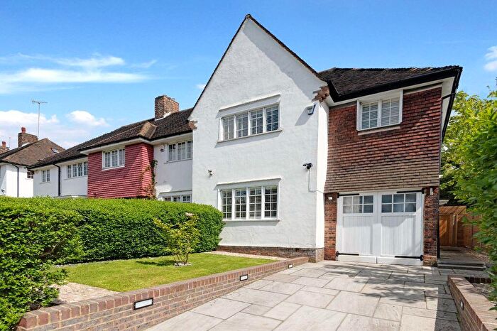 4 Bedroom Semi Detached House For Sale In Hill Rise, Hampstead Garden Suburb, NW11