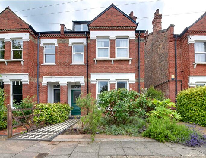 5 Bedroom House To Rent In Stanley Road, East Finchley., N2