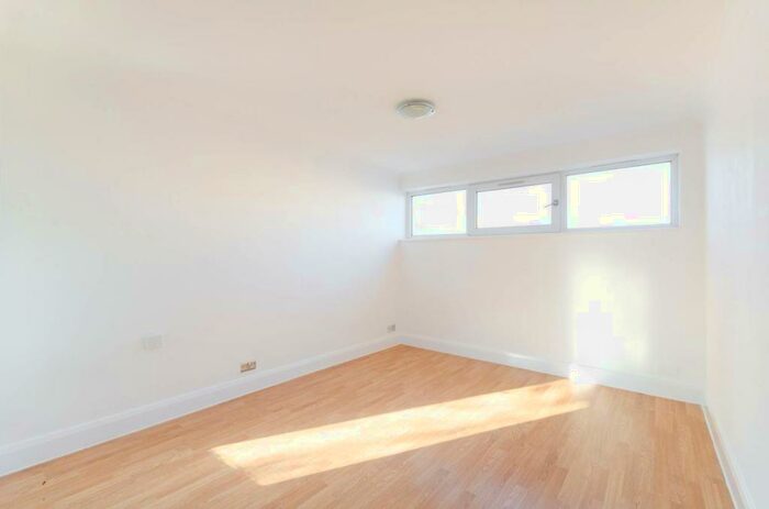 2 Bedroom Flat To Rent In Stembridge Road, Anerley, London, SE20