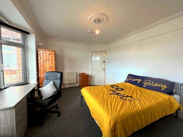 5 Bedroom Semi-Detached House To Rent In The Avenue, Brighton, BN2