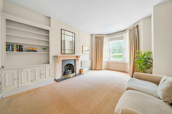 2 Bedroom Flat To Rent In Sisters Avenue, London, SW11