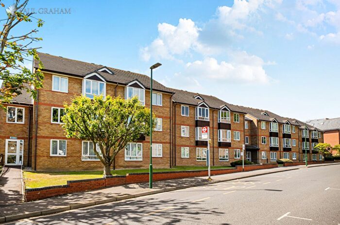 1 Bedroom Flat For Sale In Thicket Road, Sutton, SM1