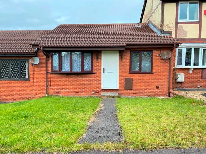 2 Bedroom Bungalow To Rent In Highbank, Blackburn, BB1