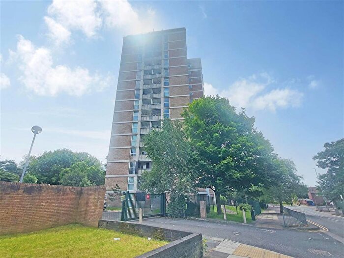 2 Bedroom Flat For Sale In Roughwood Drive, Liverpool, L33